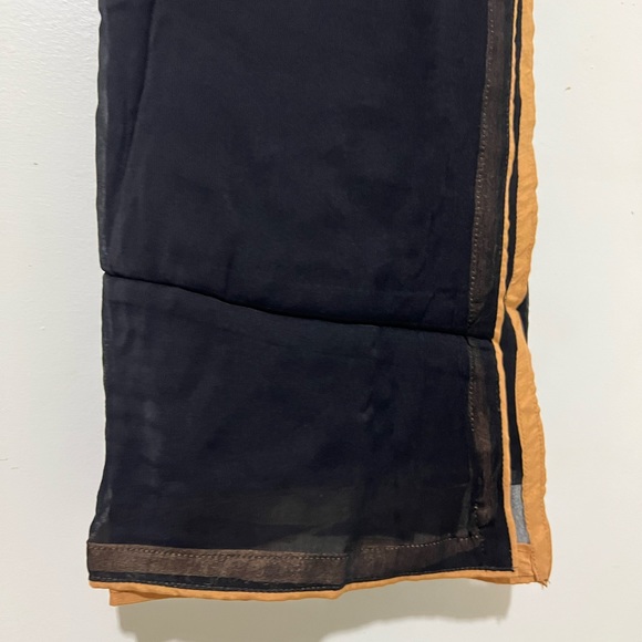 Indian desi Wear. Kurta Kameez and dupata. Floral embroidery - Picture 4 of 4